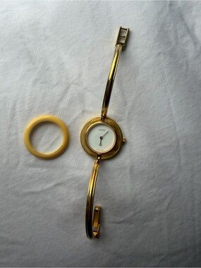 Gucci Gold Bezel Watch